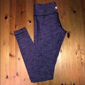 LuluLemon Size 6 purple/black leggings.